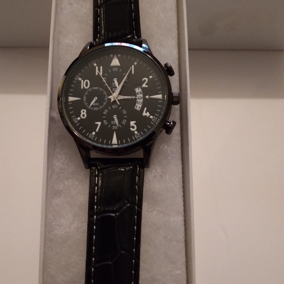 Watch - Picture 2 of 2